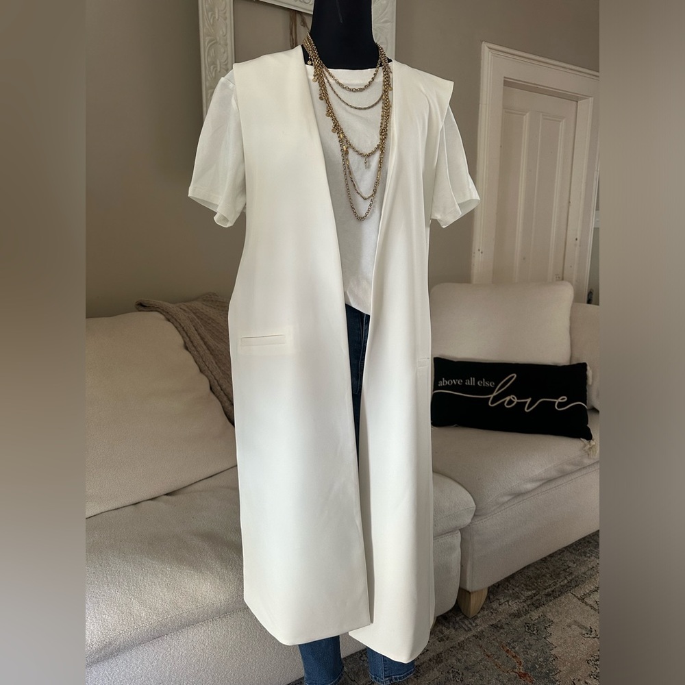 Halogen Elegant Casual Chic Modern Layering White Sleeveless Duster Vest Size M
